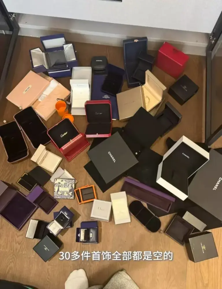 热搜上炸裂的“小鱼丸子”事件：“假富家千金”翻车，坑惨多少人