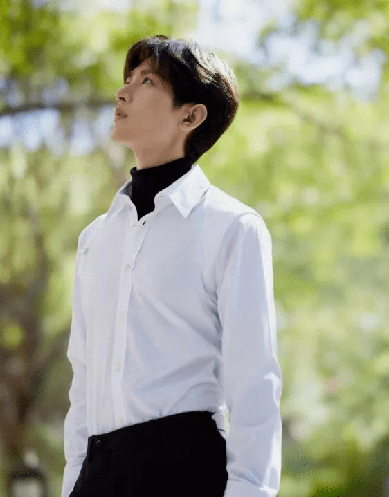 龚俊的口水乌龙事件，彭小苒反应绝了！