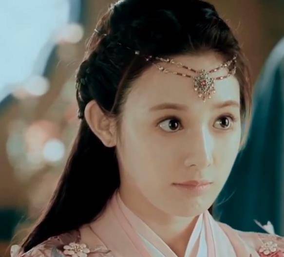 龚俊的口水乌龙事件，彭小苒反应绝了！