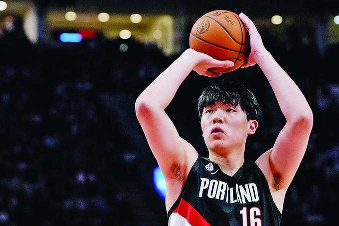 杨瀚森顺利迈出NBA“第一步”