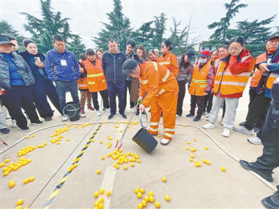 环卫岗位书写平凡 技能比武挥洒激情
