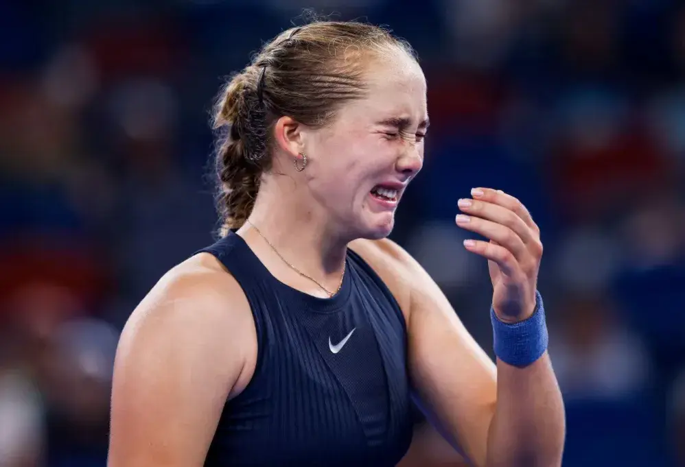 2-0！恭喜莱巴金娜，豪取6连胜，压哨进入年终，小米拉惨遭逆转