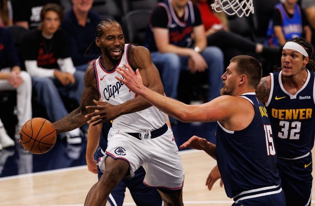 在场输33分，在场输25分，年薪5000万美元！快船是否该考虑送走小卡？