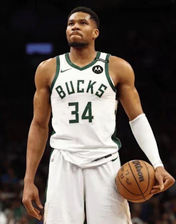 雄鹿官宣：波特左脚踝扭伤缺席两场 字母哥脚趾伤势下场出战成疑