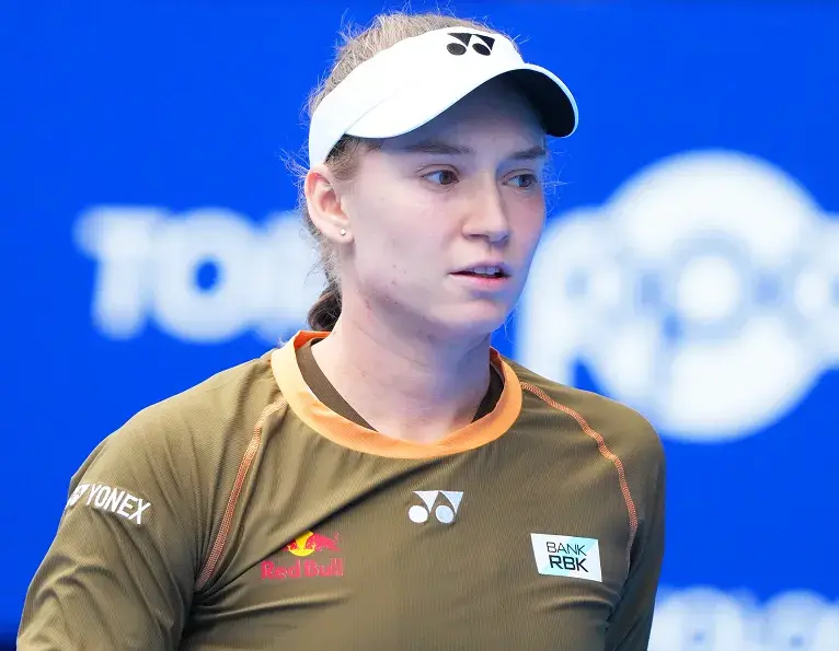 2-0！恭喜莱巴金娜，豪取6连胜，压哨进入年终，小米拉惨遭逆转