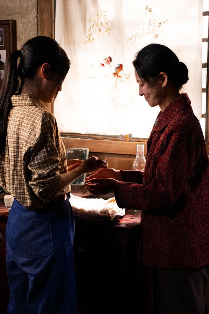 大象专访｜河南姑娘演活年代短剧，看马晓伟的“逆风翻盘路”