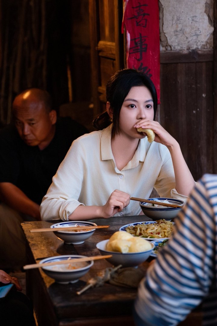 大象专访｜河南姑娘演活年代短剧，看马晓伟的“逆风翻盘路”