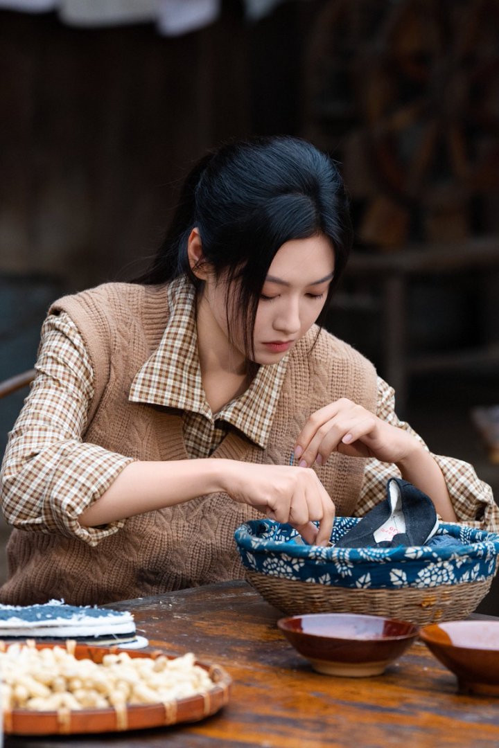 大象专访｜河南姑娘演活年代短剧，看马晓伟的“逆风翻盘路”