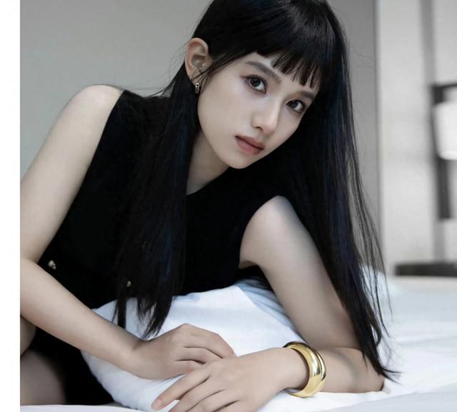 张婧仪的美，自带独特魅力！ 