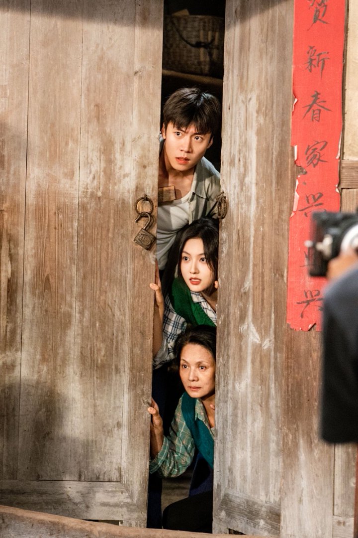 大象专访｜河南姑娘演活年代短剧，看马晓伟的“逆风翻盘路”