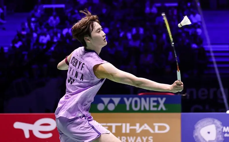 中日一姐之战！陈雨菲2-1山口茜晋级法国赛4强，报世锦赛丢冠之仇