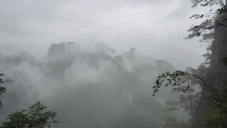 为什么山上会有流不完的水？山上的水到底是从哪来的？