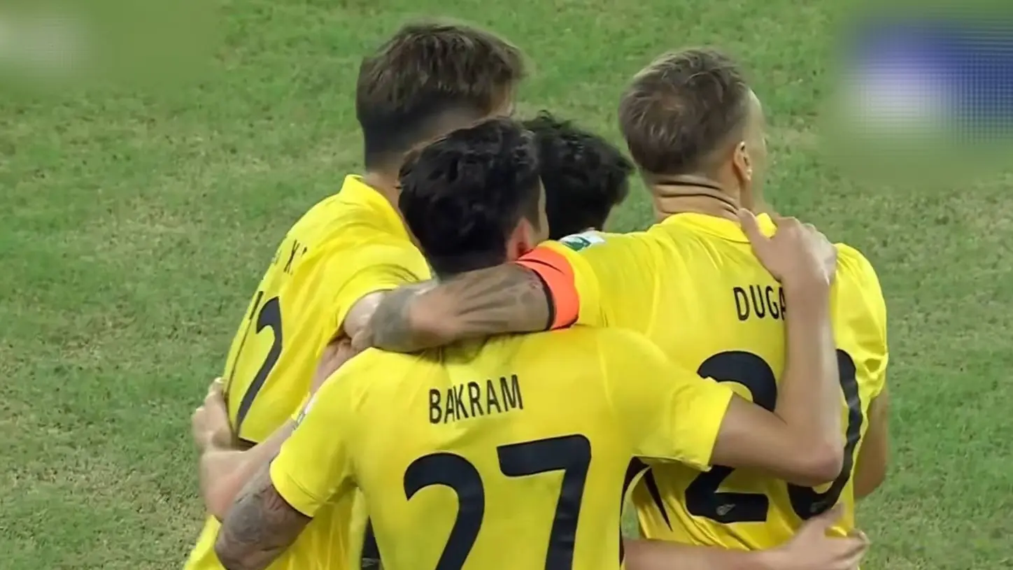 一场2-1，让新鹏城保级稳了，10打11尽显韧性，复仇三镇，带走3分