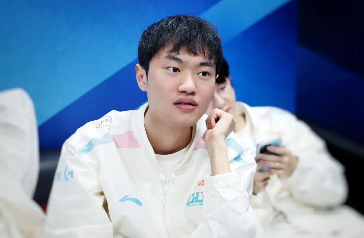 海外网友热议BLG击败VKS：今年S赛最糟糕的BO3！2队都该被淘汰