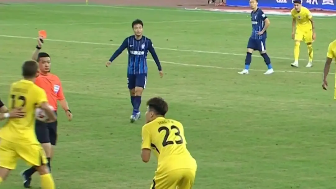 一场2-1，让新鹏城保级稳了，10打11尽显韧性，复仇三镇，带走3分