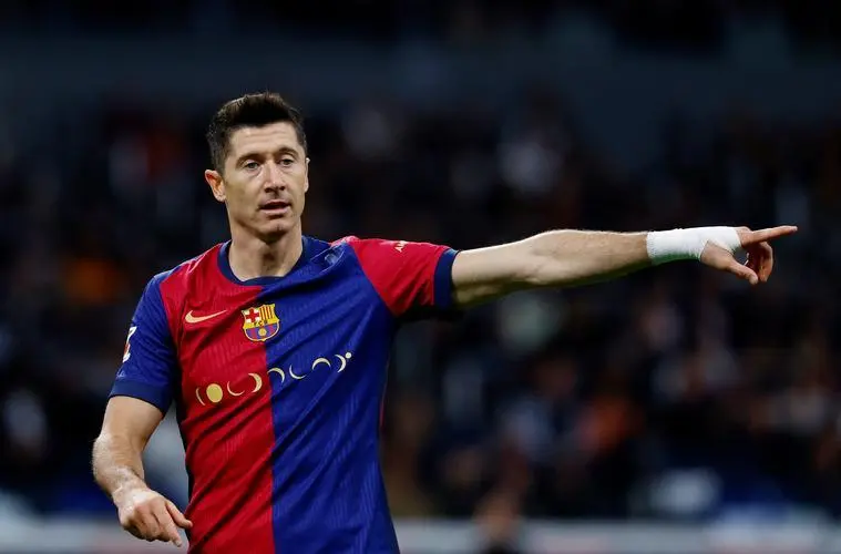 代替苏亚雷斯！迈阿密敲定新交易，莱万将加盟，下赛季联手梅西