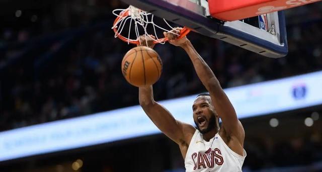 对飙！米切尔35+5，托马斯33+9&波特31+8，骑士131-124力破篮网