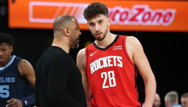 两连败！火箭111-115活塞，谁是输球的罪人，不是杜兰特，是他