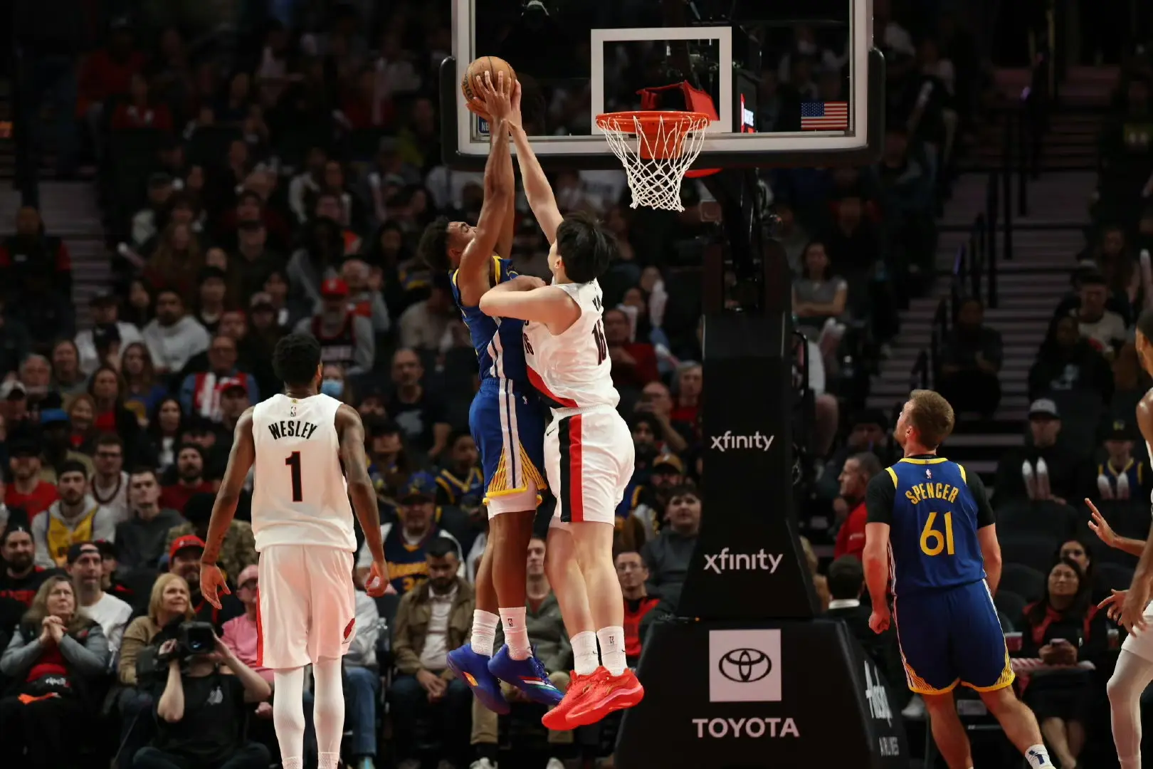 随着快船+湖人首胜，勇士爆冷，NBA西部最新排名如下，火箭连败！