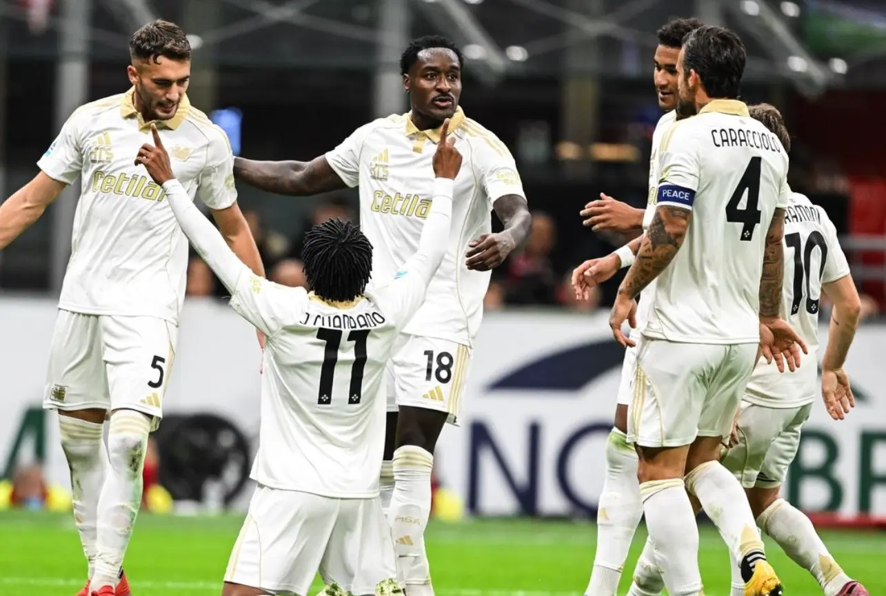 一场2-2上演补时绝平，意甲领头羊爆冷，榜首位置岌岌可危