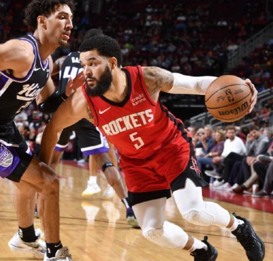 恢复神速！范弗里特现身火箭队训练场，腿部未戴护具！季后赛有望复出？