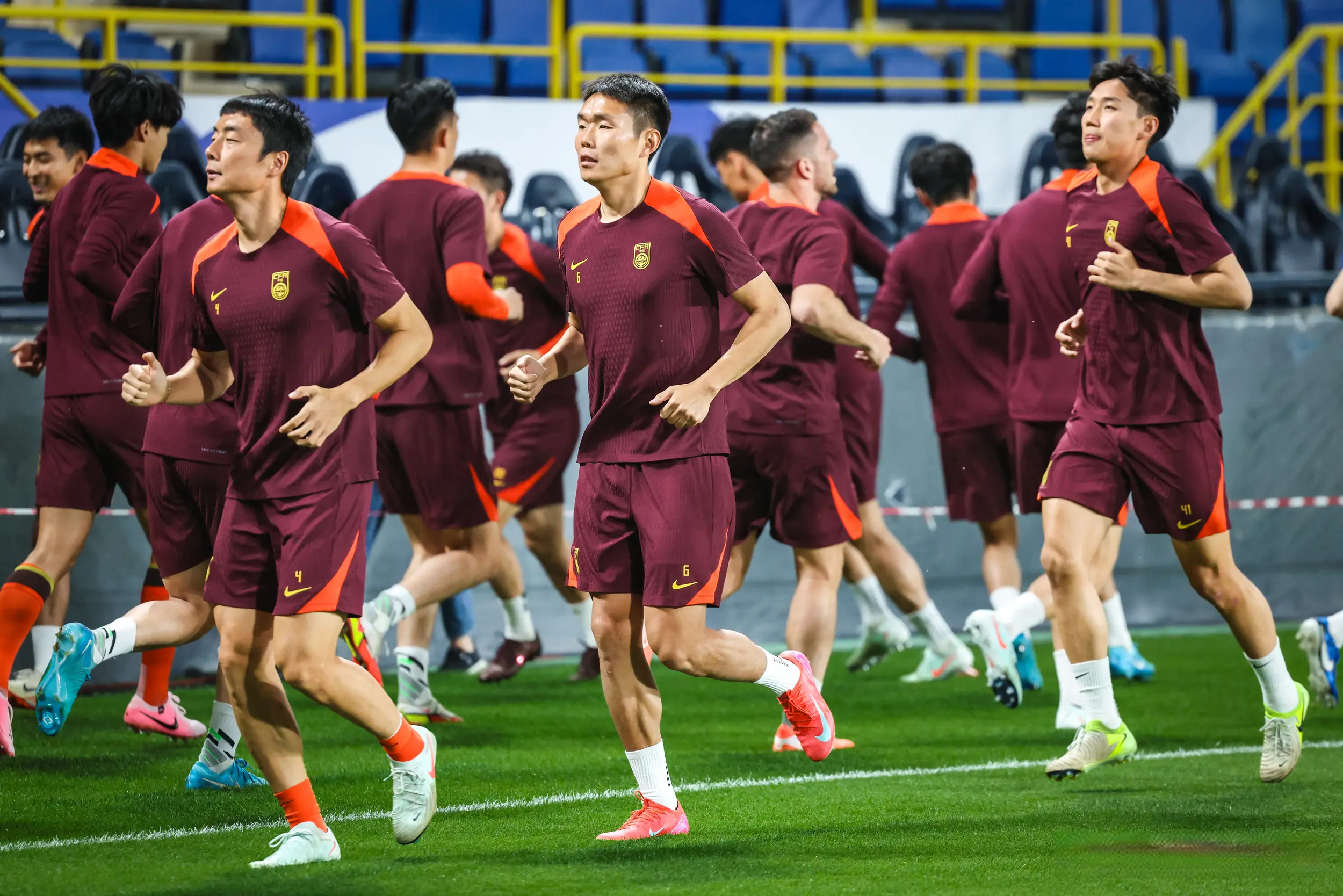 国足竟升至世界第93！原地挂机却成功躺赢！不和别人比就不会掉分