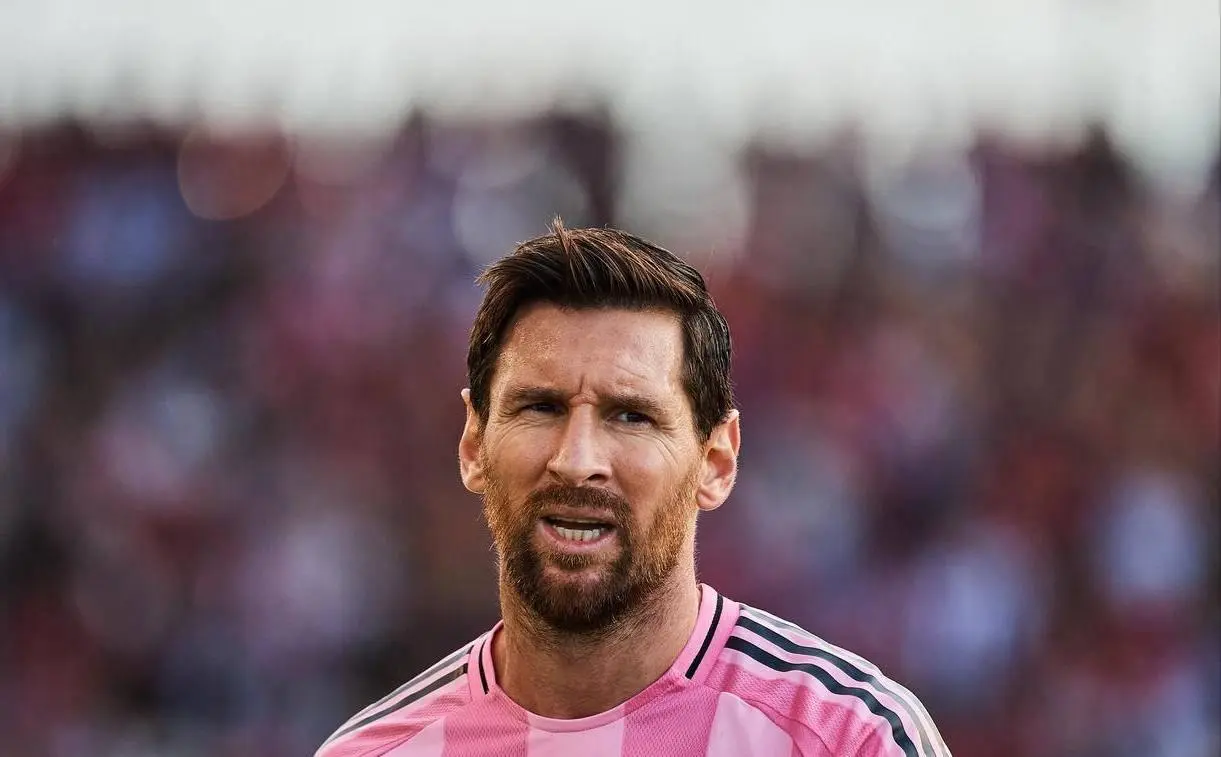 代替苏亚雷斯！迈阿密敲定新交易，莱万将加盟，下赛季联手梅西