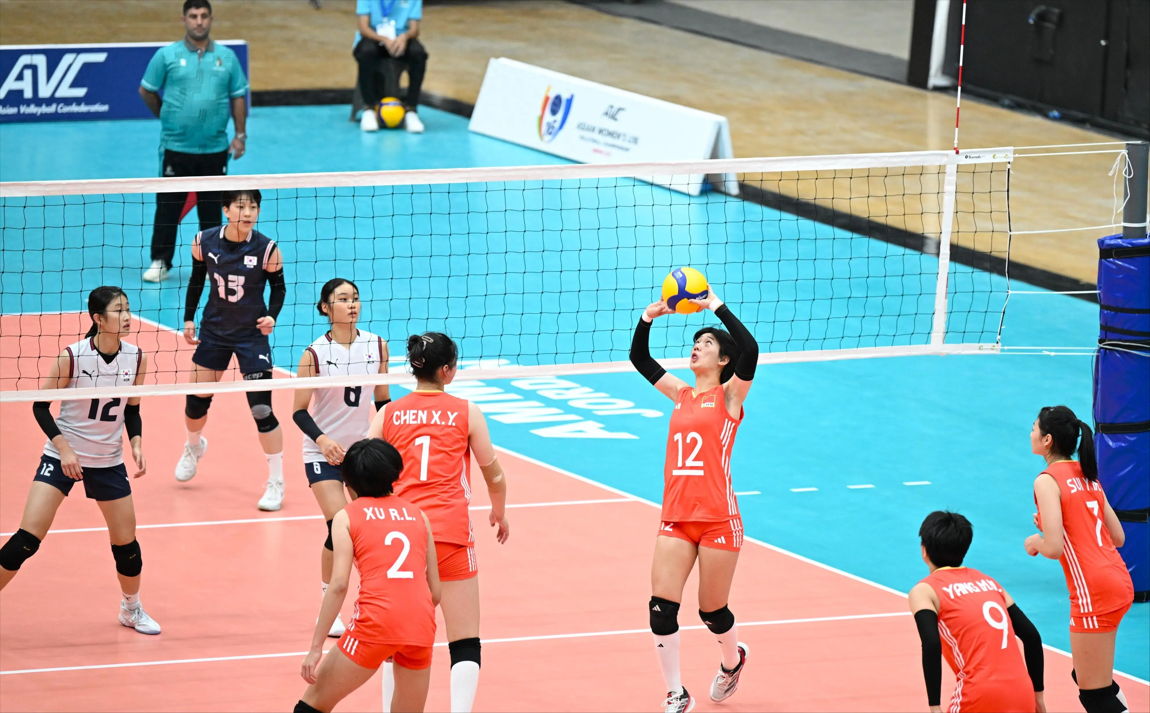 U16女排亚锦赛开门红！两副攻合砍40分险胜韩国，边攻偏软成隐患