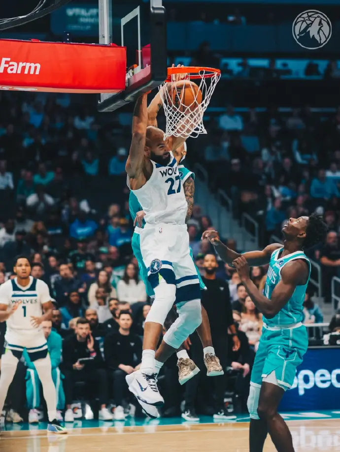 4场3次30+！兰德尔30分7板4助，戈贝尔14+15+5，小桥空砍30+8+4