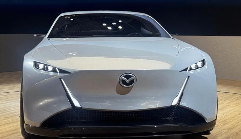 马自达大轿跑首秀，这才叫“顶级实力颜值”！