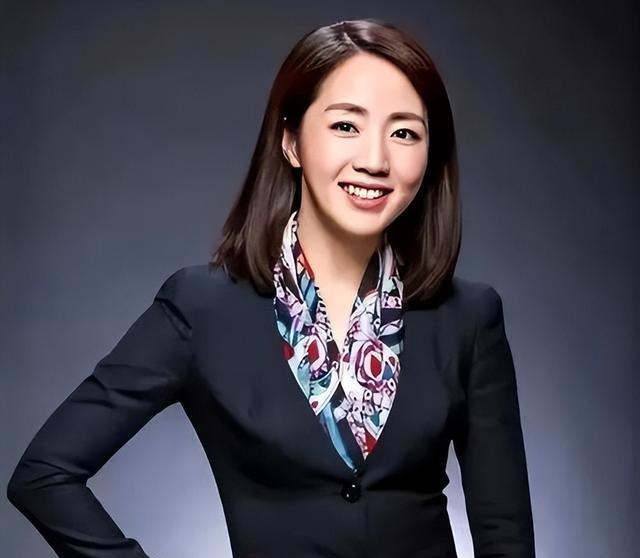 气象女神杨丹：主持30年无失误，和初恋丁克15年，40岁生子很幸福