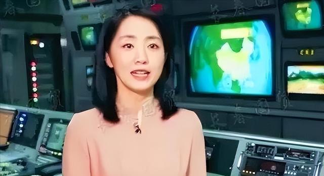 气象女神杨丹：主持30年无失误，和初恋丁克15年，40岁生子很幸福