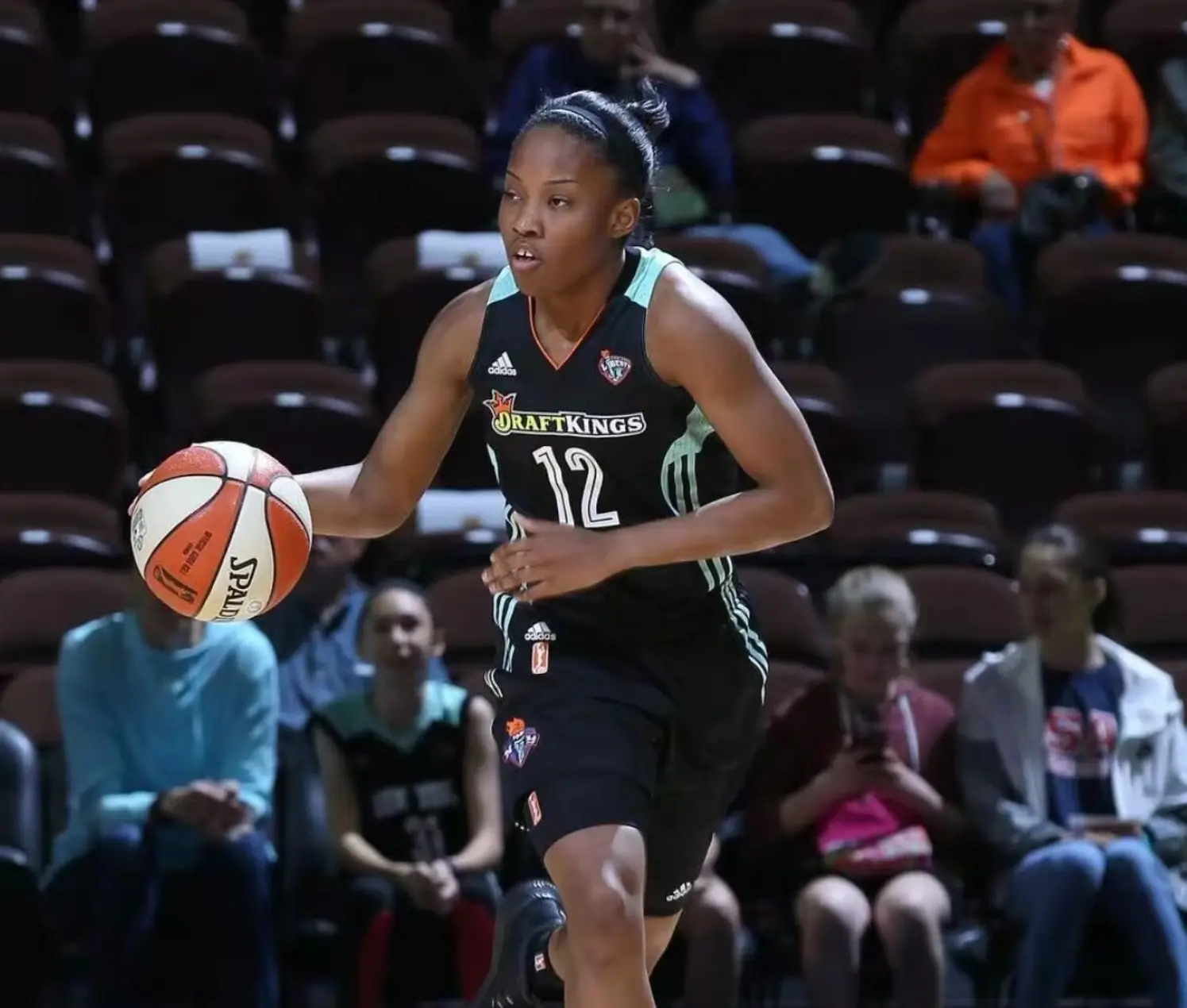 WNBA球星来了！3大强援加盟，侯冰想大展身手，却还未搞定张子宇