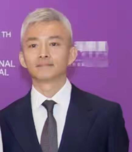 亚宁回归：岁月沉淀后的从容亮相
