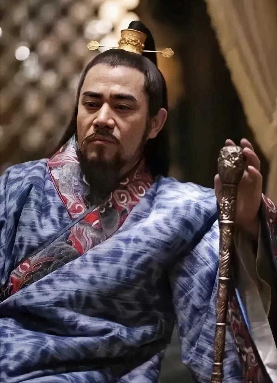 南京这一天，唐国强张丰毅都只能站旁边，C位级别太高