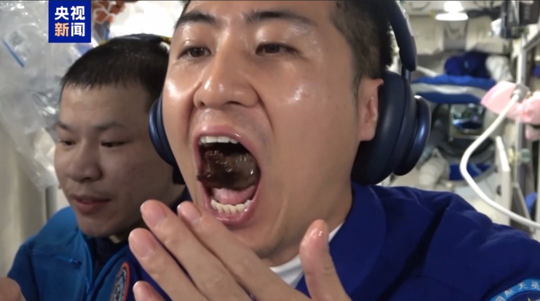 太空烧烤？安排！航天员吃上了烤鸡翅、烤牛排