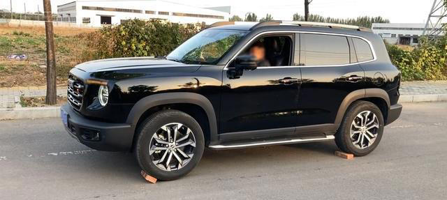 四块砖头困车：前驱车没有能通过的，这是什么原理？