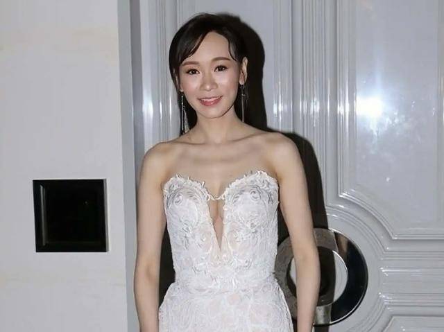 TVB前港姐冠军直播带货成绩突出，被曝月收入超200万，曾未婚生女