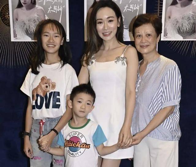 TVB前港姐冠军直播带货成绩突出，被曝月收入超200万，曾未婚生女