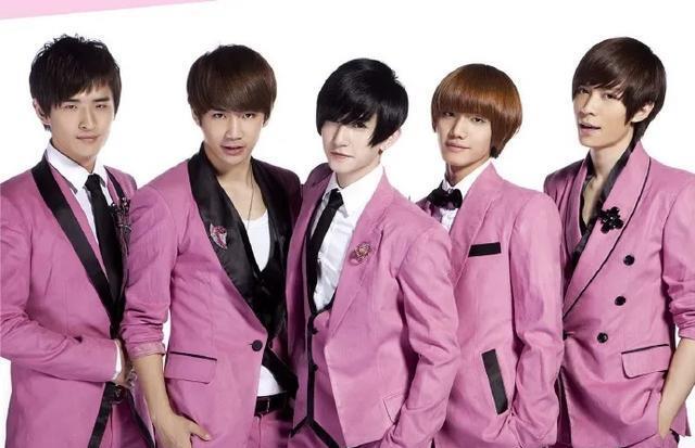 男演员李茂自曝：被亲戚骗光所有积蓄，妻子弦子帮他还清信用卡