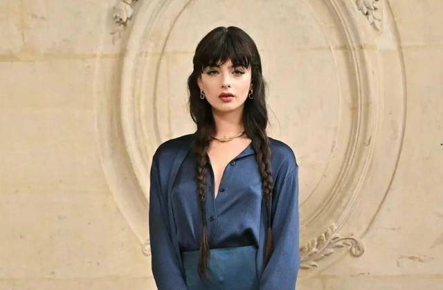 21岁戴娃：遗传母亲莫妮卡的盛世美颜，比“裘花”的女儿漂亮多了