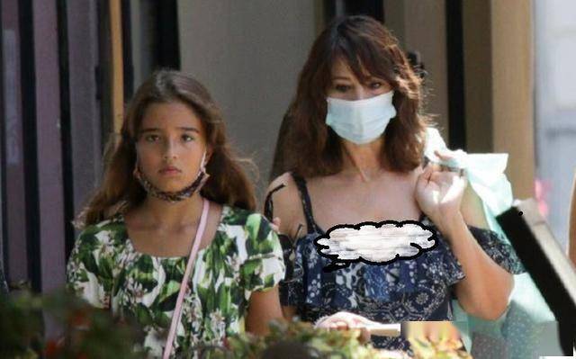21岁戴娃：遗传母亲莫妮卡的盛世美颜，比“裘花”的女儿漂亮多了