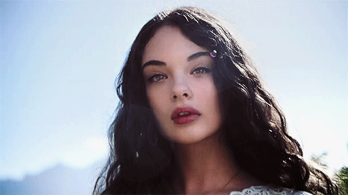 21岁戴娃：遗传母亲莫妮卡的盛世美颜，比“裘花”的女儿漂亮多了