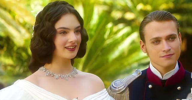 21岁戴娃：遗传母亲莫妮卡的盛世美颜，比“裘花”的女儿漂亮多了