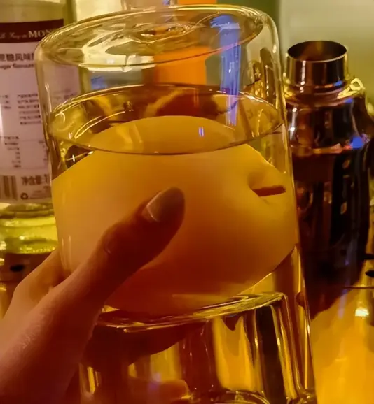 “梨酒”中的梨子，到底是怎么进瓶子的？很多人根本不知道