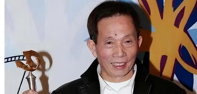 香港导演刘家良墓被盗：骨灰失踪背后的罪恶与尊严
