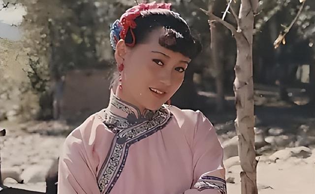 抛弃重病丈夫，与著名导演同居，55岁再嫁豪门，宋佳哪来的底气？
