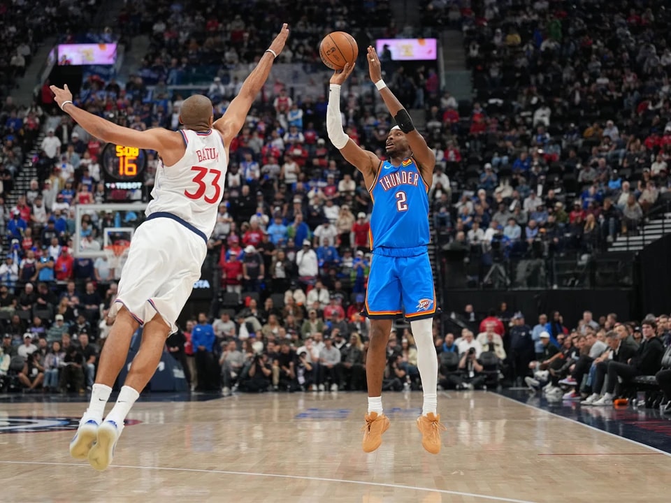 雷霆队的谢伊·吉尔杰斯-亚历山大创下NBA历史上的史诗级壮举，仅他一人做到