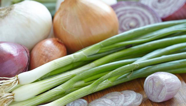 人到中年，一定要注意“静心养心”，多吃4类护心菜，越吃越舒心