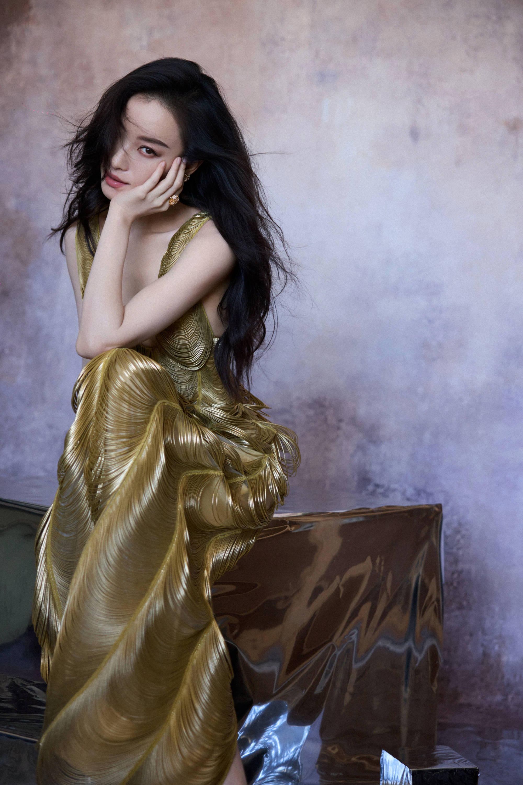 月度最in造型-10月刊：杨幂倪妮承光而来，赵丽颖银河链裙解锁“太阳之泪”新美学